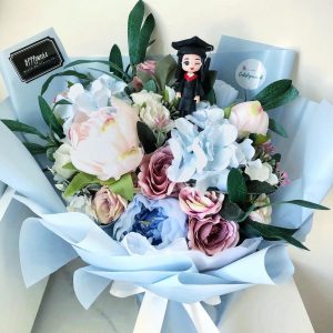 真人公仔絲花束 畢業公仔 禮物