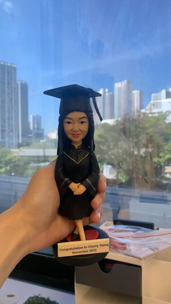 畢業公仔 畢業禮物 畢業公仔訂製 畢業公仔專門店 畢業公仔花, 畢業公仔邊度買 畢業公仔價錢, 畢業公仔推介, 畢業禮物 畢業禮物推薦, 大學畢業禮物, 大學畢業禮物男, 畢業禮物香港 大學畢業公仔