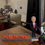 KERRY 立體 logo 老闆人像公仔，適合作為退休禮物或榮休禮物，為領導留下專屬回憶。