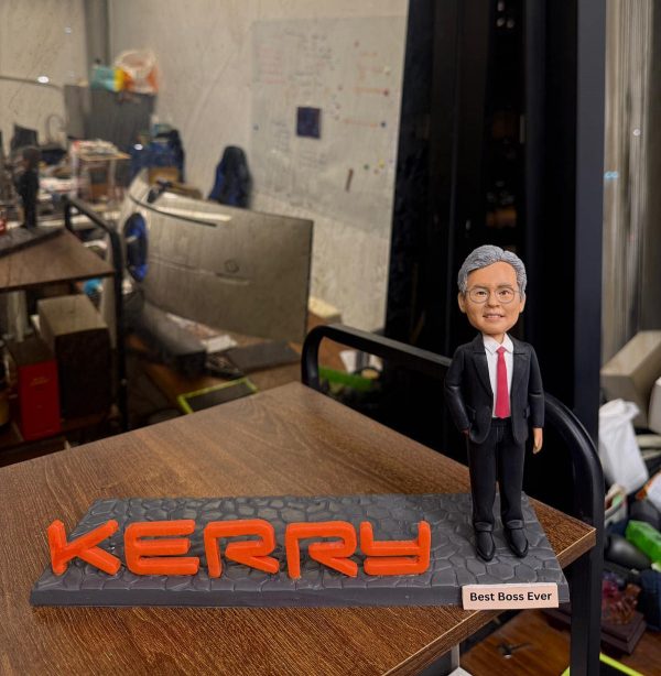 KERRY 立體 logo 老闆人像公仔，適合作為退休禮物或榮休禮物，為領導留下專屬回憶。