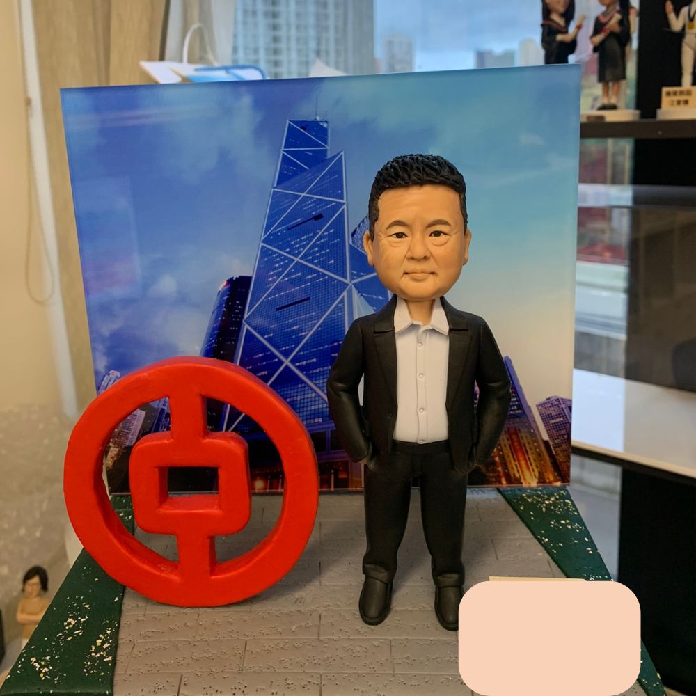 中銀立體 logo 男士人像公仔，適合用作老闆或上司的退休禮物或榮休禮物，專屬訂製。