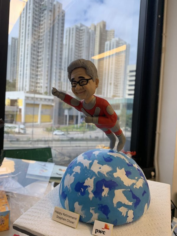 地球底座 超人公仔 榮休禮物 榮休公仔 退休禮物 退休公仔