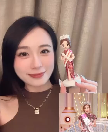 社交平台限時動態樣式拼圖,左側女子手持冠軍風格人像公仔,右側是舞台上穿亮片禮服與綬帶的示意照