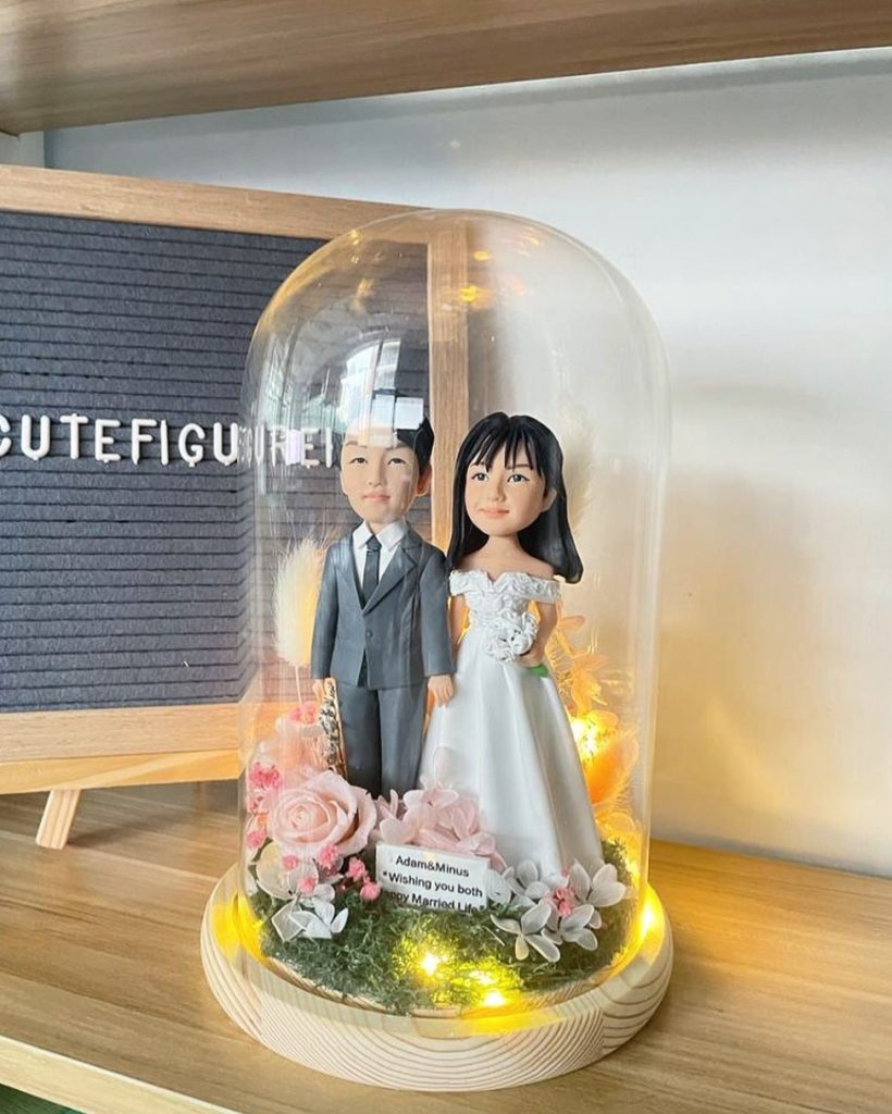 結婚 wedding 結婚公仔 wedding figure 永生花 玻璃燈罩