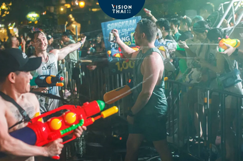 曼谷考山路潑水節