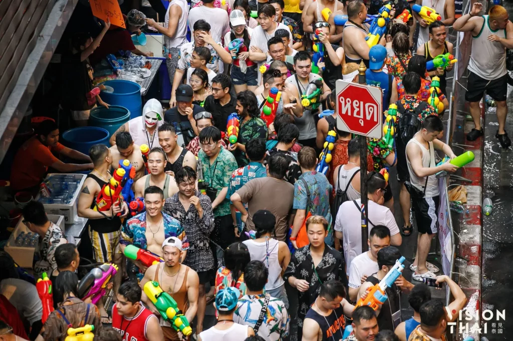 曼谷是隆路潑水節