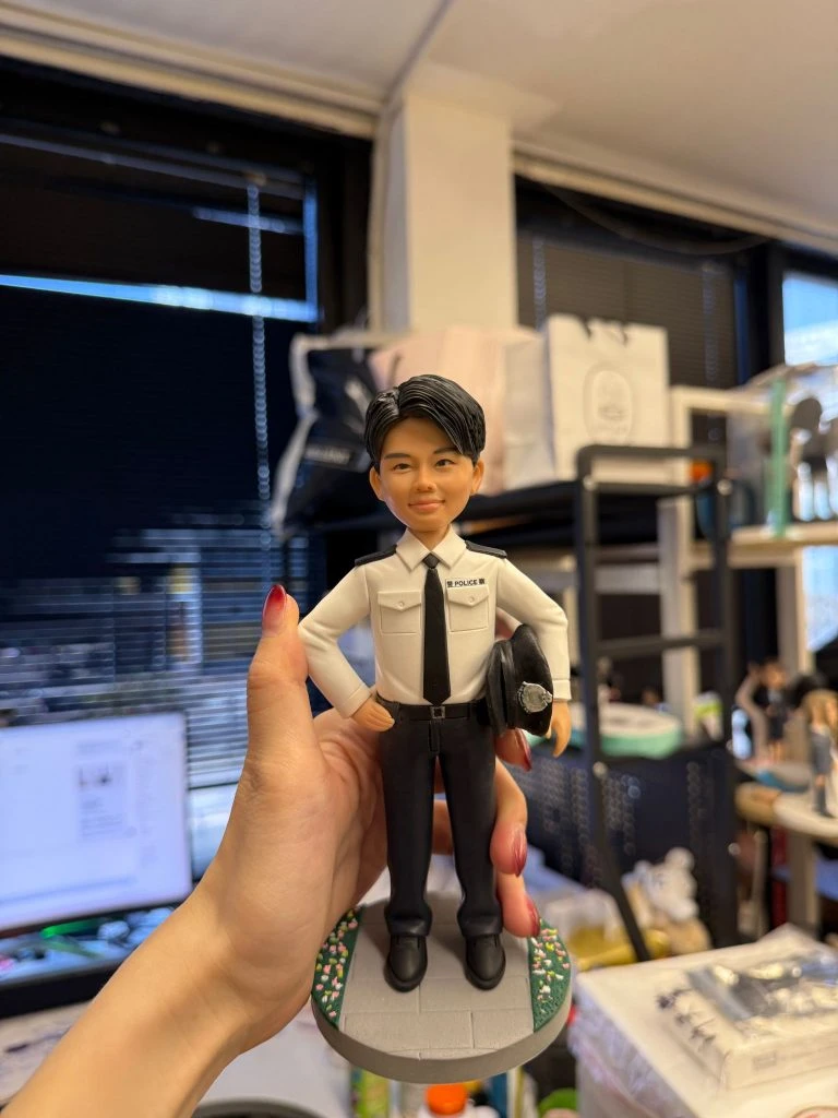 【警察禮物】客製化香港警察人像公仔｜升職/榮休/散水紀念品推介