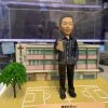 校園球場與校舍背景老師榮休客製公仔