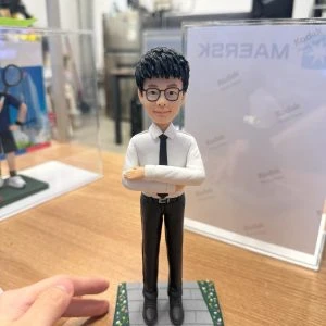 白襯衫黑領帶升職祝賀客製人像公仔