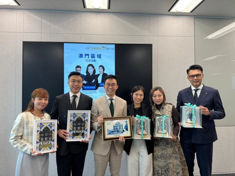 EEAT 為何-aia-grand-empires-的頂尖領袖選擇-cutefigure-hk-人像公仔作為團隊激勵的秘密武器